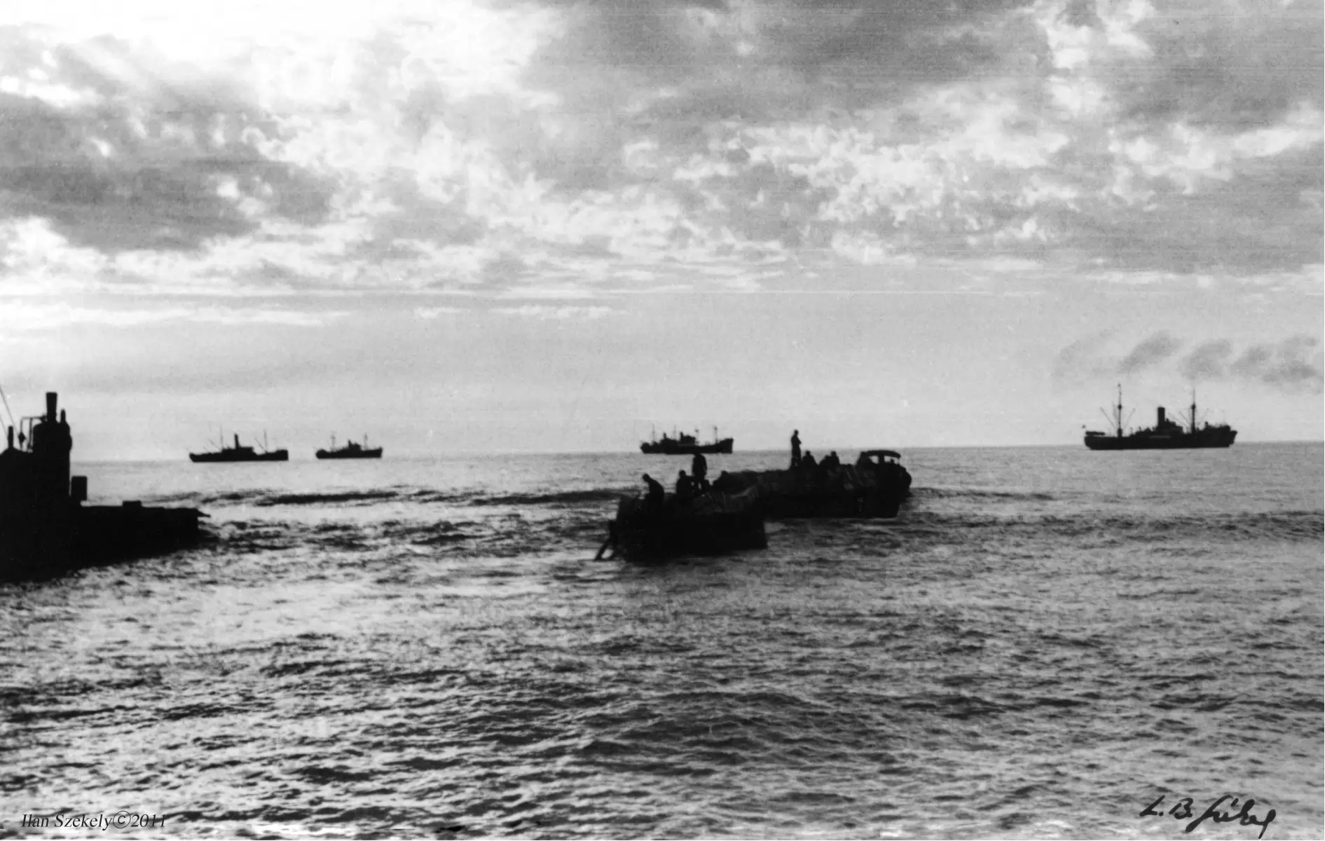 תל אביב 1937 - אניות בחוף - דוד לסלו סקלי -  - מק''ט: 141843