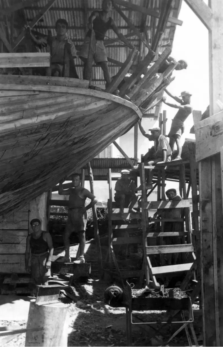 תל אביב 1937 בונים סירה - דוד לסלו סקלי -  - מק''ט: 146011