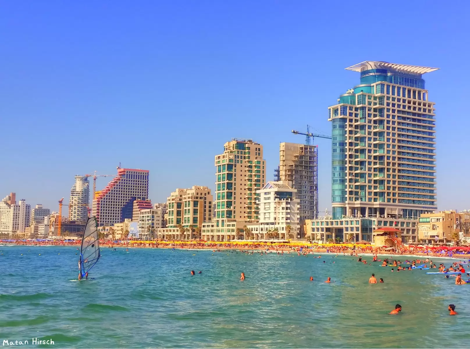 חוף הים בתל אביב - מתן הירש -  - מק''ט: 290102