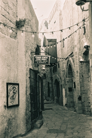 b/w