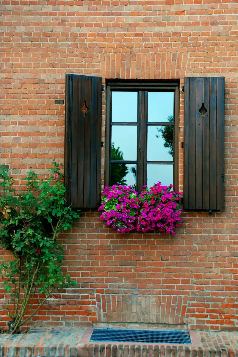 חלון באיטליה - שוש אבן -  - מק''ט: 105345