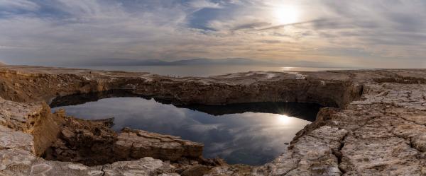 בולען העננים – דורון טאובר | תמונה לסלון בסגנון מודרני