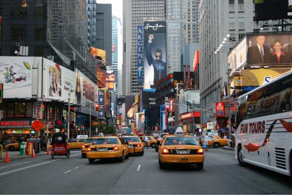 טיימס סקוור1 – אלי נגר | תמונה לסלון בסגנון אורבני