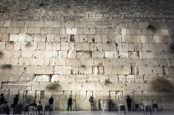 הכותל המערבי – עידן גיל | תמונה לסלון בסגנון ריאליסטי