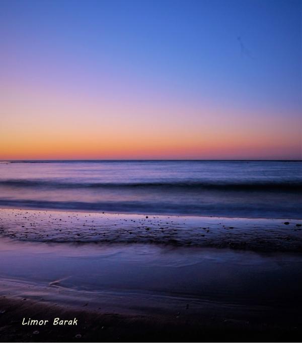 שקיעה סגולה – לימור ברק | תמונה לסלון בסגנון מודרני