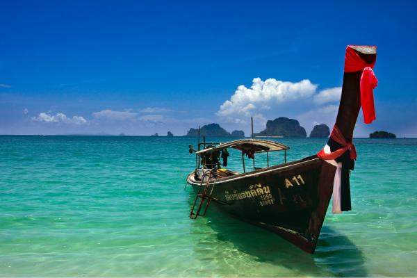 חוף קראבי – ניר אלון | תמונה לסלון בסגנון מודרני