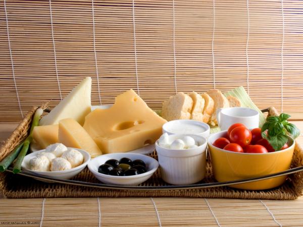 בוקר של גבינות – שרית סלימן | תמונה לסלון בסגנון כפרי