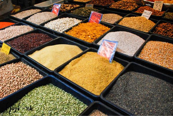 תבלינים – אורי לינסקיל | תמונה למטבח בסגנון כפרי