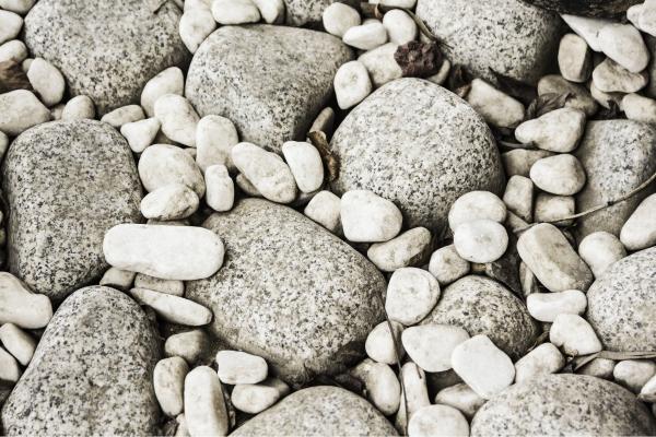 אבנים – ויויאן נתן | תמונה לסלון בסגנון מודרני