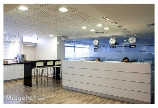 דלפק קבלה וקפיטריה