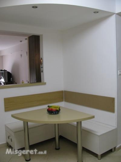 פינת אוכל במטבח