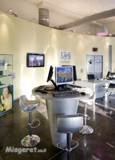 עיצוב פנים מרכז שרות