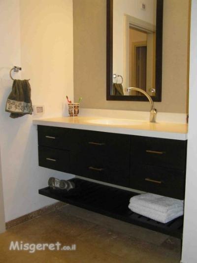 אמבטיה בעץ וונגה כהה