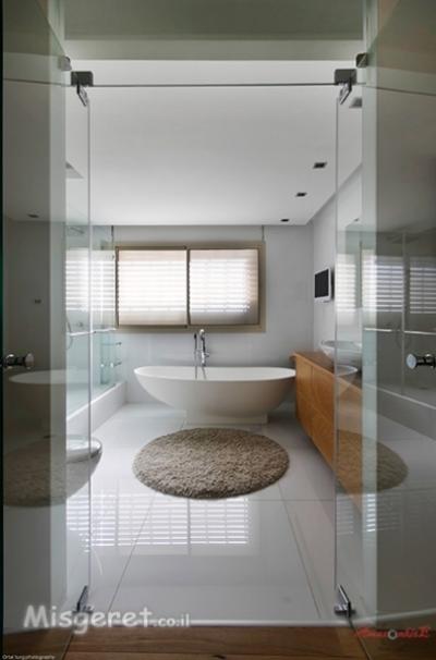 אמבטיה בוילה פרטית