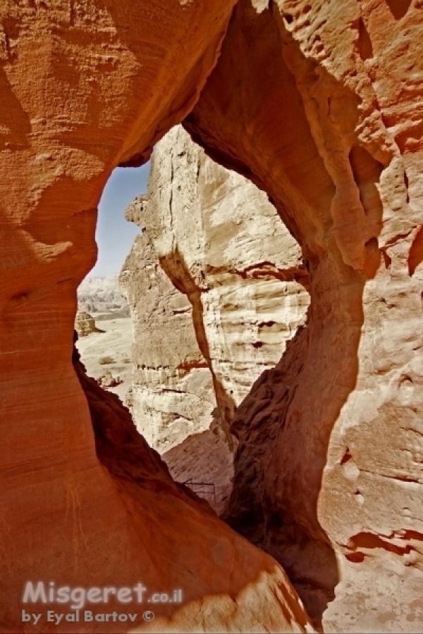 מדבר וחולות