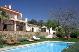 בית פרטי ובריכה