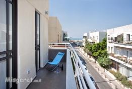 מרפסת עם נוף לים