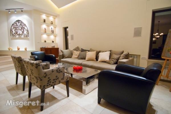 בית בהר אדר