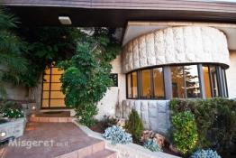 הכניסה לבית