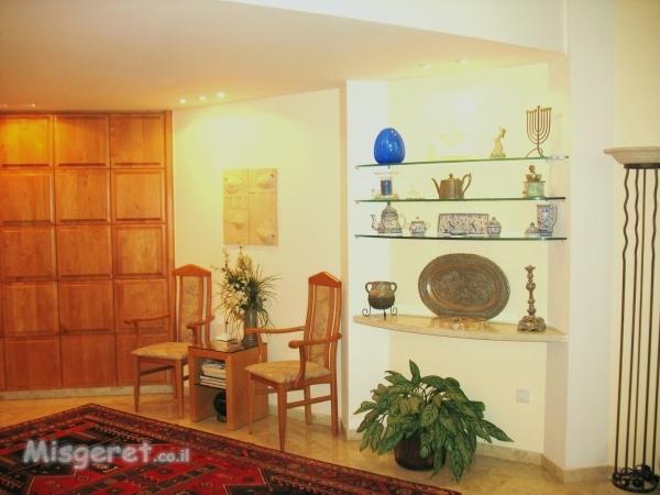 דירות ובתי מגורים