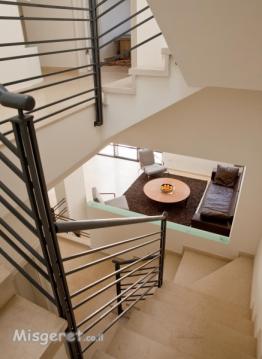 גרם מדרגות כאלמנט מקשר