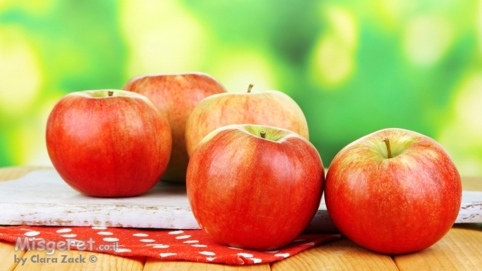 תפוחי עץ עסיסיים