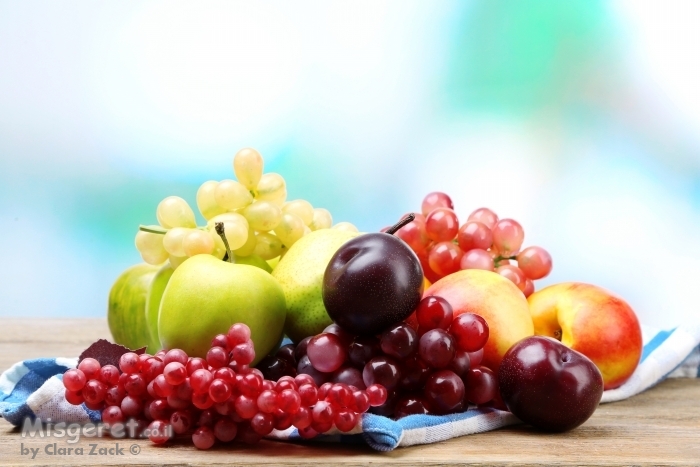 ענבים, תפוחי עץ ושזיפים