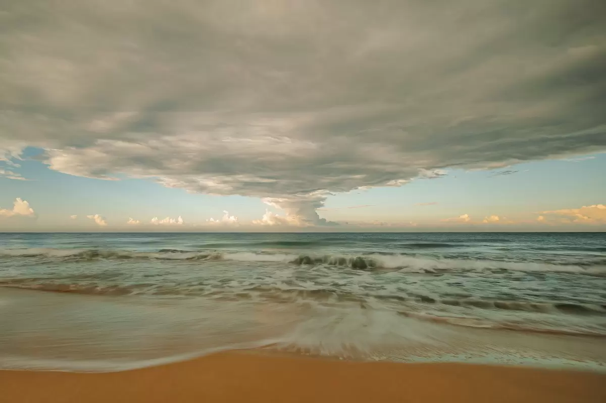 ענן ענק - יבגני זלבקוב - צילומים  - מק''ט: 456089