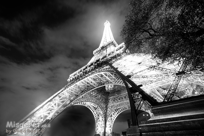 Eiffel Glowing