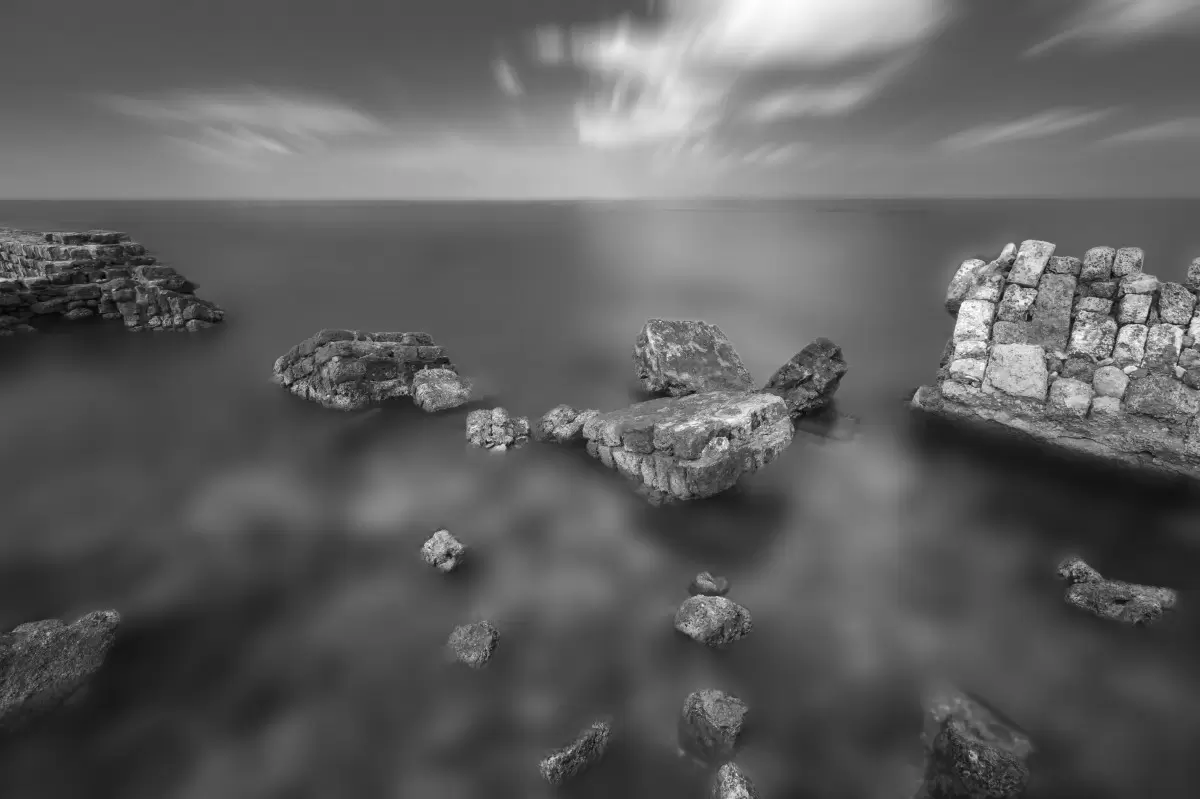 ים קסום - ניקולאי טטרצ'וק - תמונות שחור לבן  - מק''ט: 344154