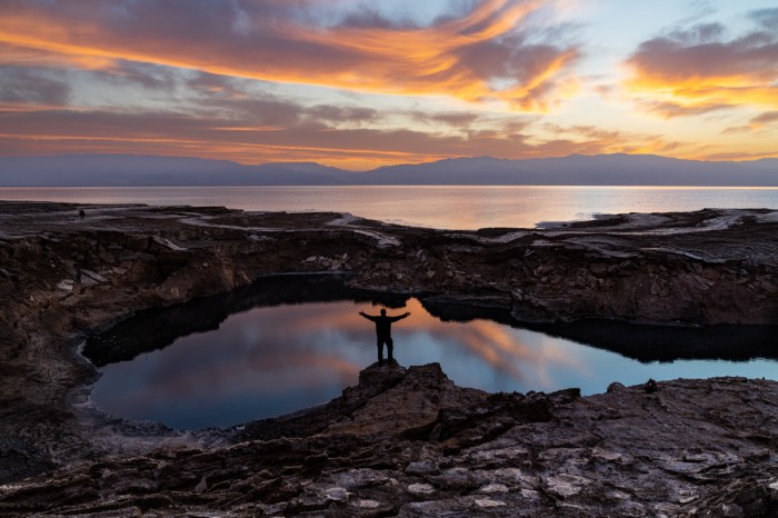 הבולען הצבעוני