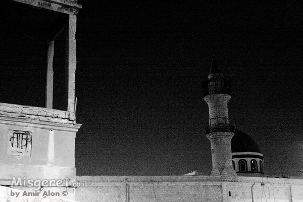 מסגד בלילה קר