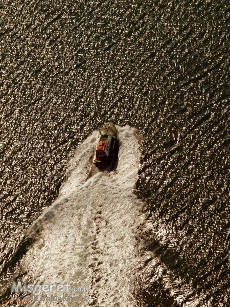 ספינה בשקיעה