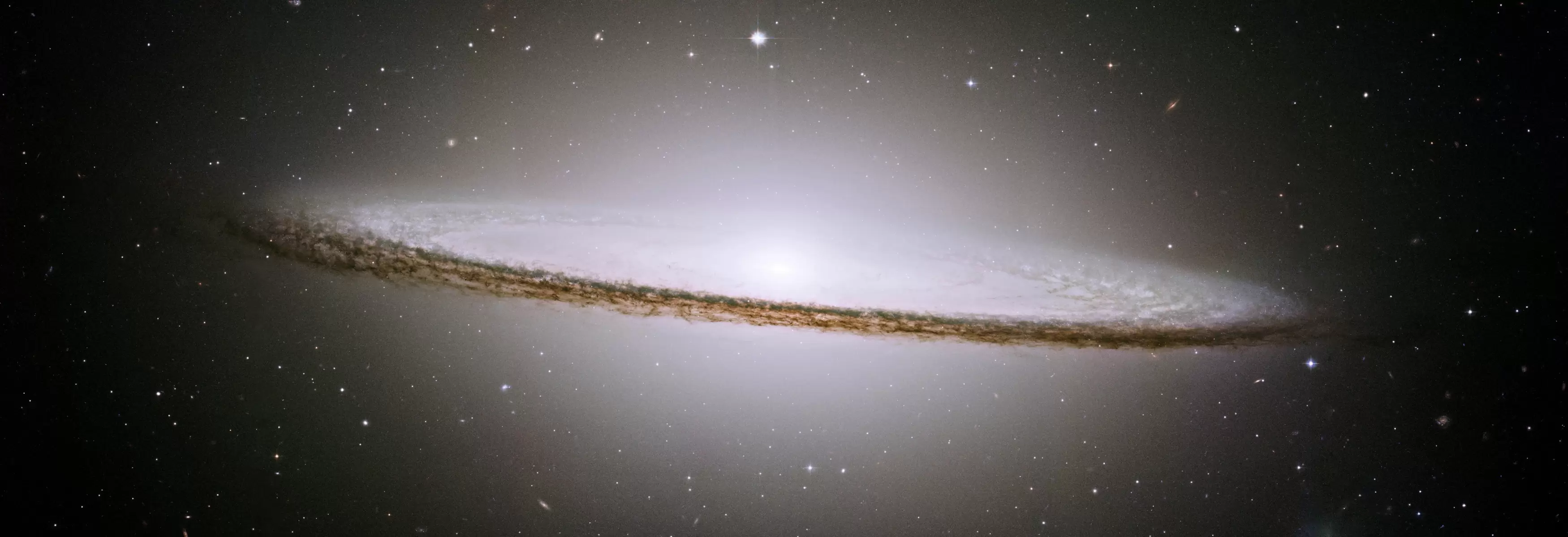 Sombrero Galaxy - חלל - Artpicked- space - תמונות בחלקים  - מק''ט: 330544