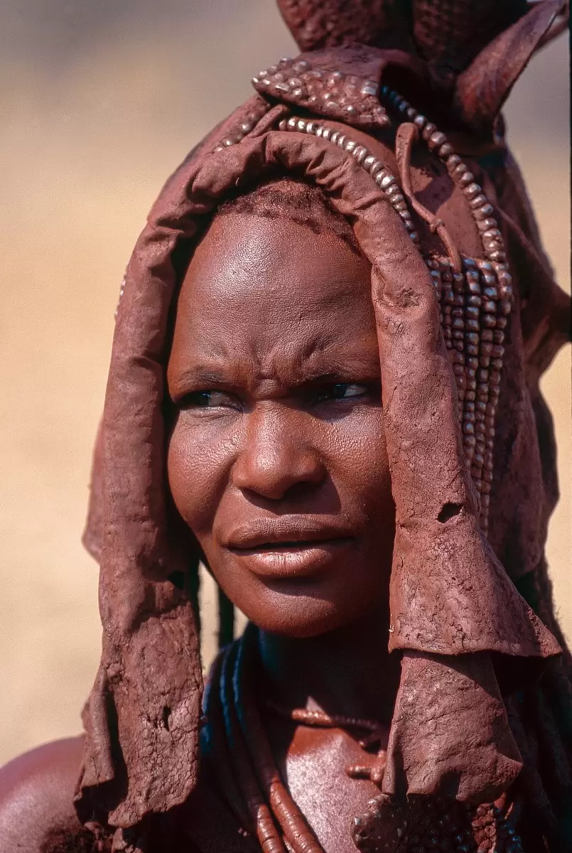 אשת הימבה - אייל ברטוב - תמונות של אנשים  - מק''ט: 429959