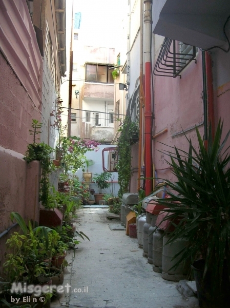 חדר מדרגות1