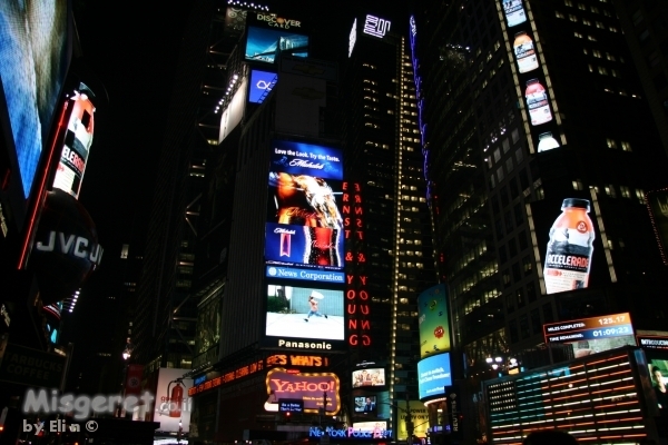 טיימס סקוור בלילה 1