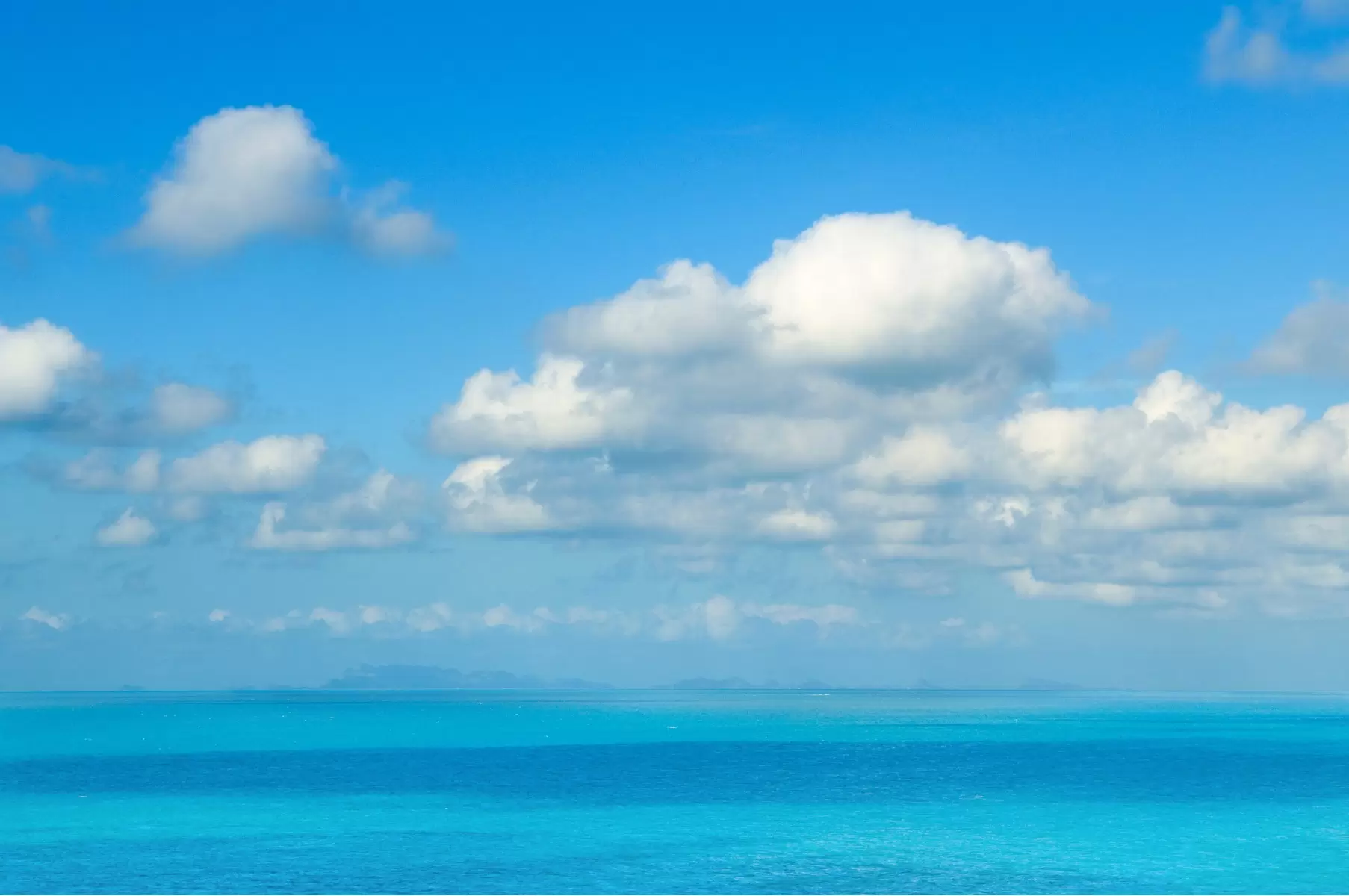 כחול - עידן גיל - תמונות ים ושמים לסלון תמונות בחלקים  - מק''ט: 144009