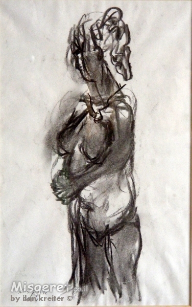 אישה בעירום רישום פחם 2