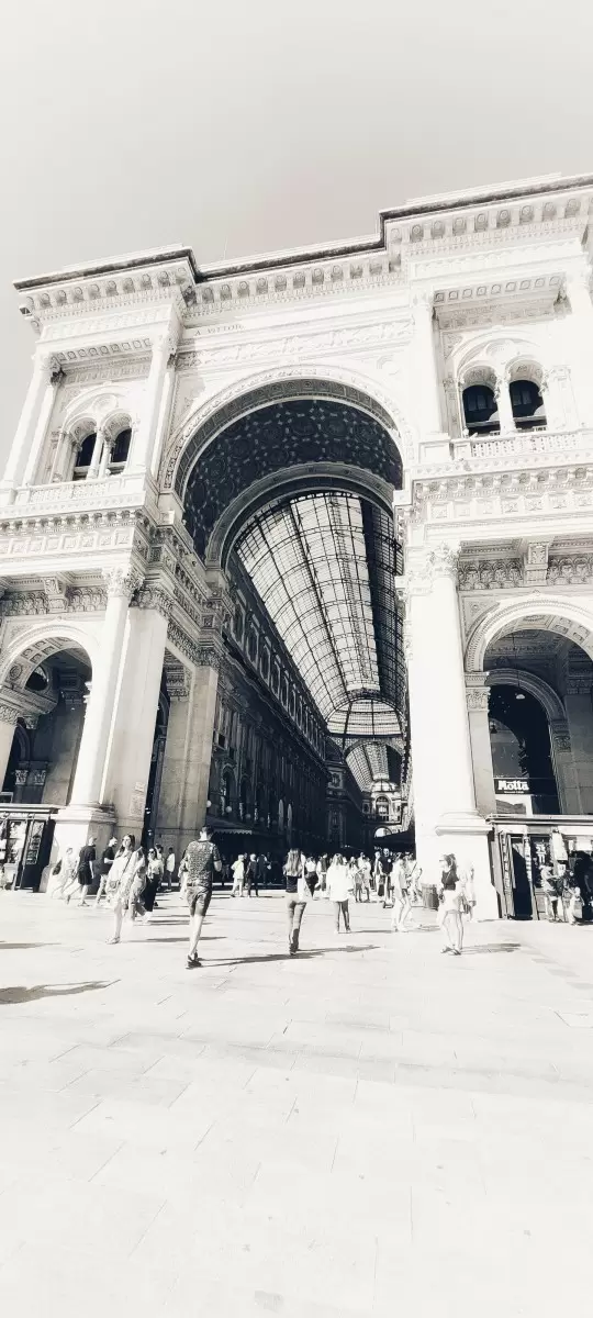 Galleria Milan - ענבר שוקרון - תמונות אורבניות לסלון צילומים  - מק''ט: 456611