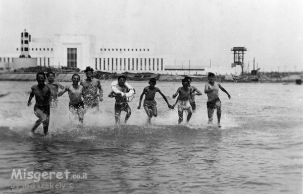 תל אביב 1939 רצים בים