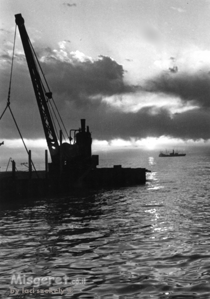 תל אביב 1939 שקיעה ומנוף