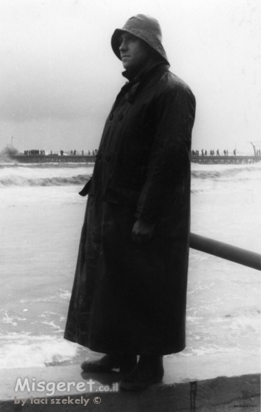 תל אביב 1937 עובד נמל