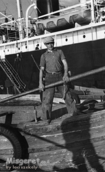 תל אביב 1939 מלח על סירה