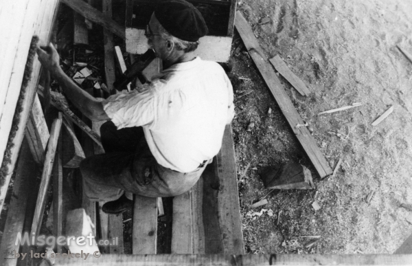 תל אביב 1937 סירה בתיקון