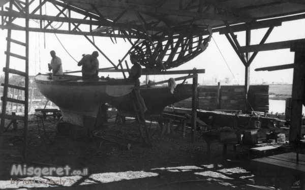 תל אביב 1937 בניית סירה