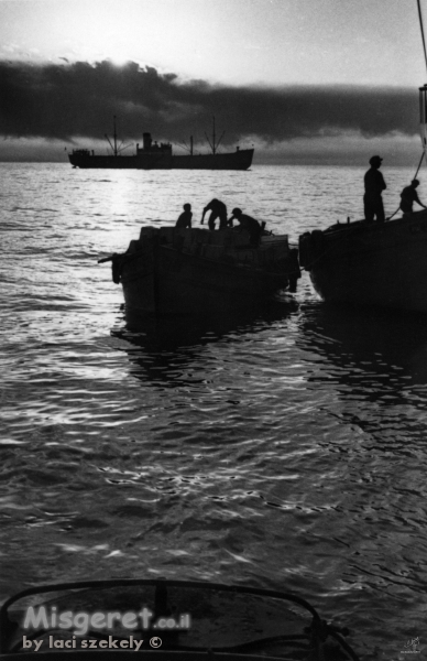 תל אביב 1937 שקיעה וסירות