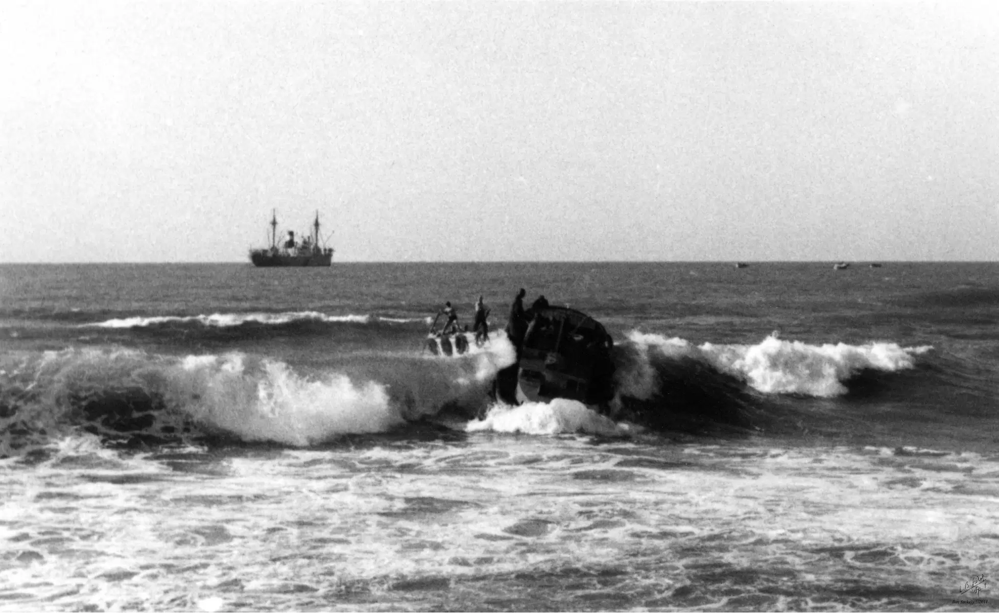 תל אביב 1937 סירה בגלים - דוד לסלו סקלי -  - מק''ט: 153238