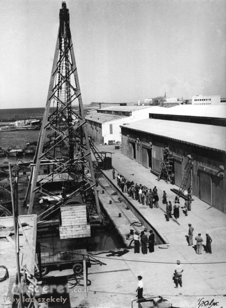 תל אביב 1937 מנוף בנמל