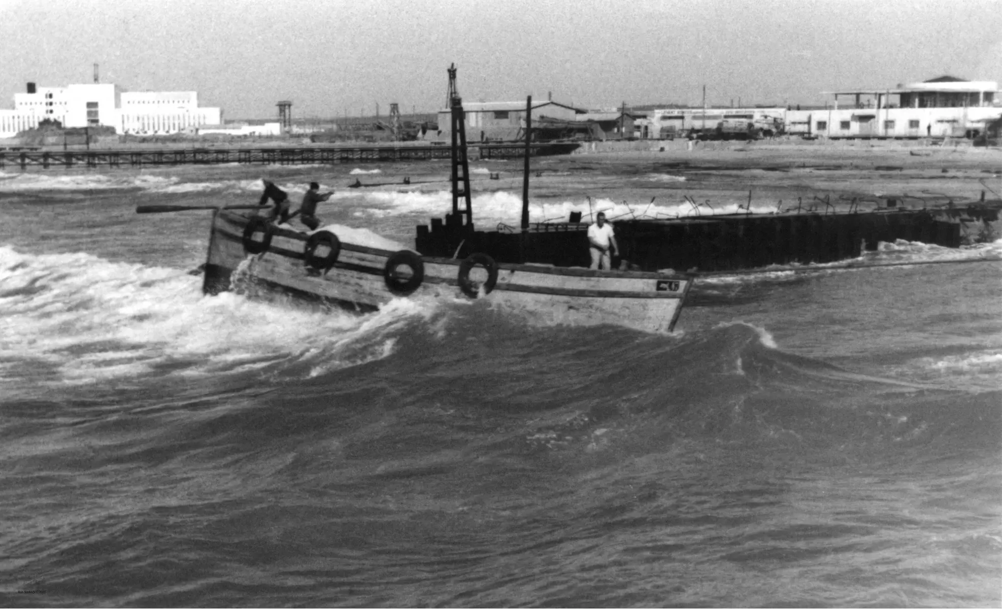 תל אביב 1937 סירה ליד מזח - דוד לסלו סקלי -  - מק''ט: 153308